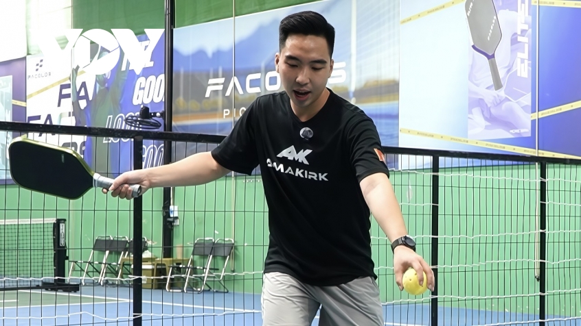 Nhập môn Pickleball: Hướng dẫn kỹ thuật phát bóng